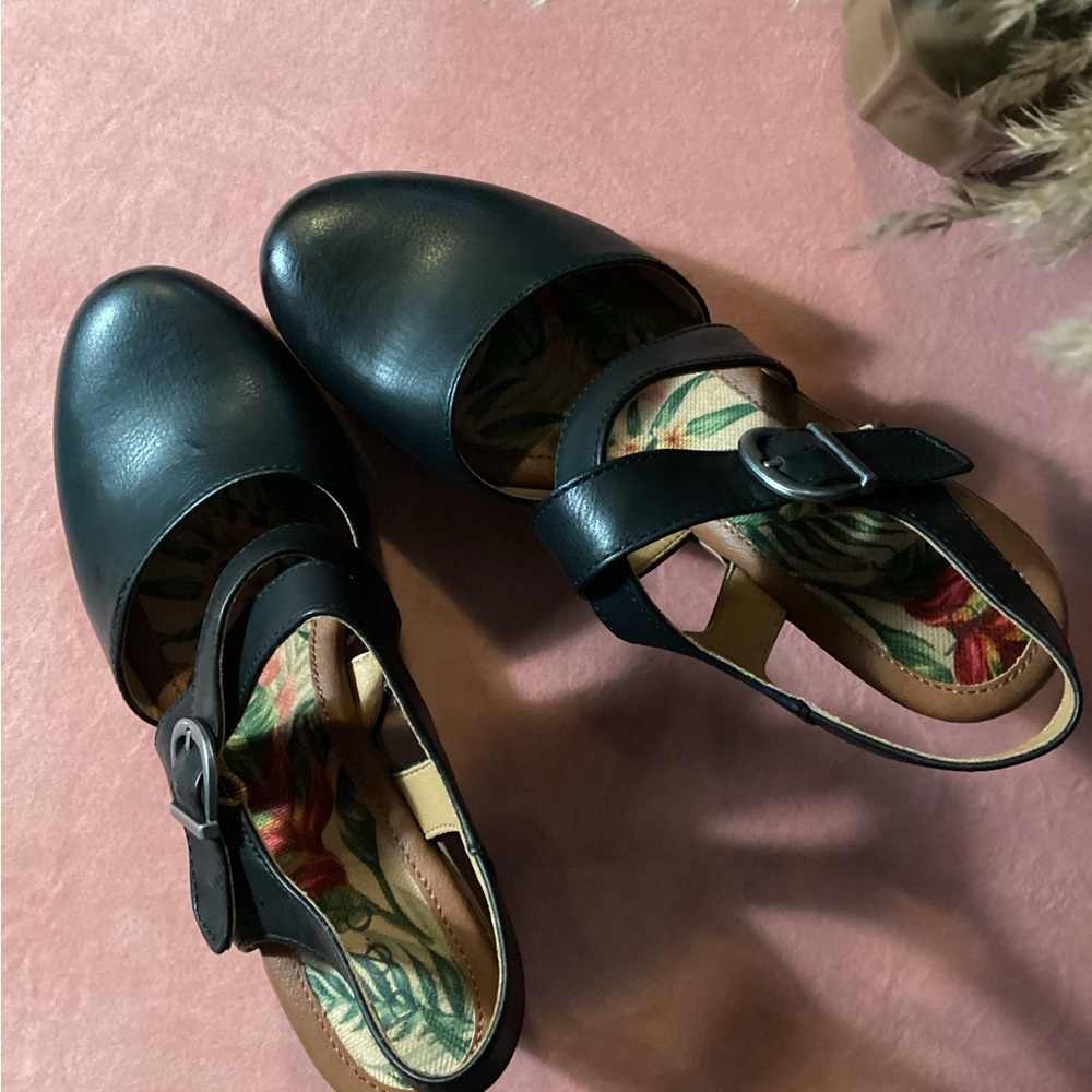 Black Leather Women's Shoes